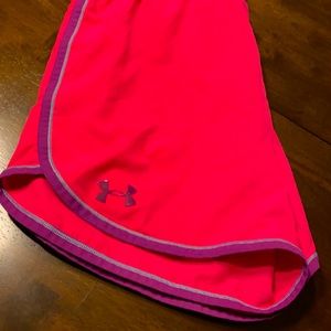 Women’s size Medium Under Armor shorts. Used but like new